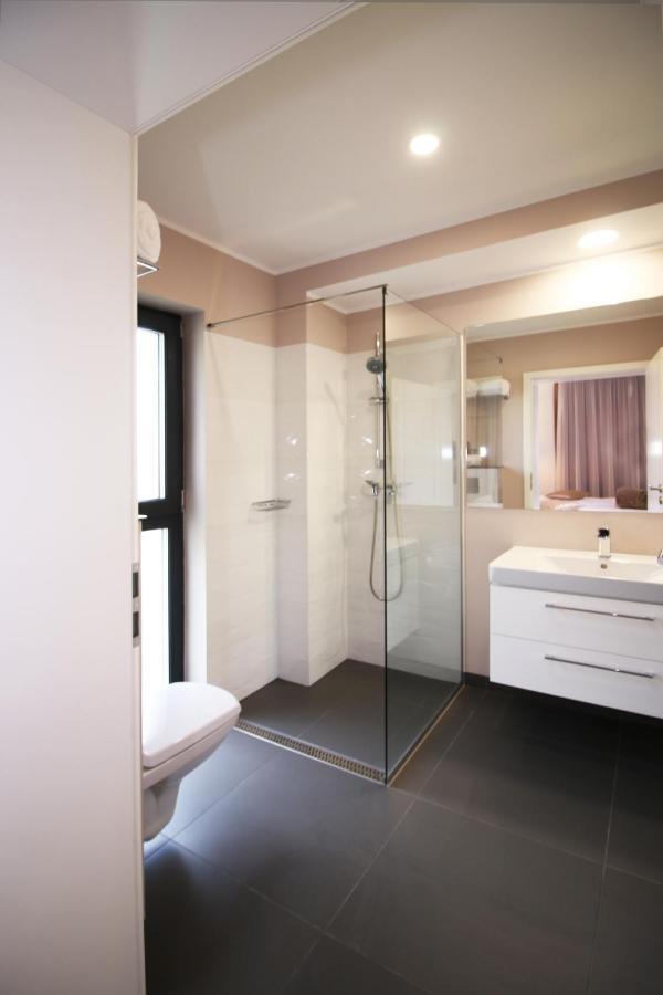 The Butterfly Hotel Sangeorgiu de Mures Exterior photo